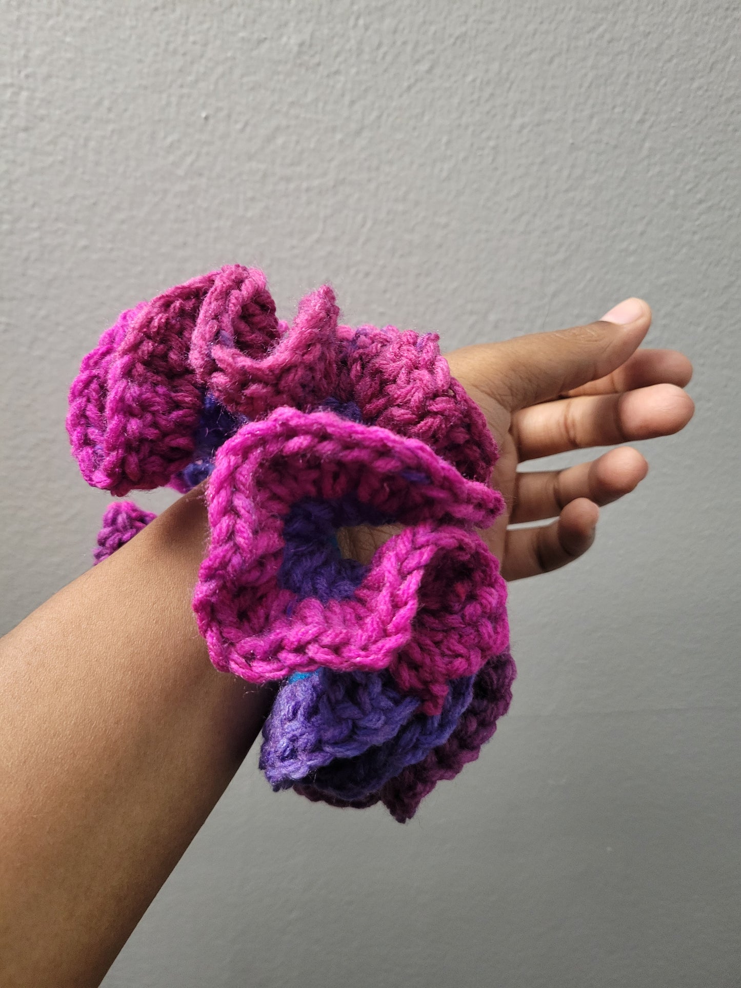 Custom/Personalized 1-2 Row Crochet Scrunchie, Ruffle Scrunchie, Handmade Scrunchie, Ponytail Holders.