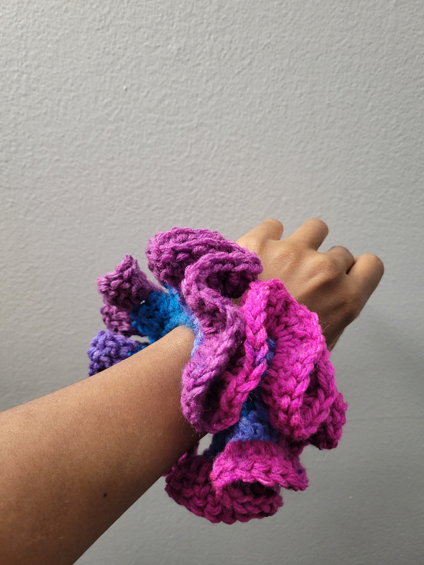 Custom/Personalized 1-2 Row Crochet Scrunchie, Ruffle Scrunchie, Handmade Scrunchie, Ponytail Holders.