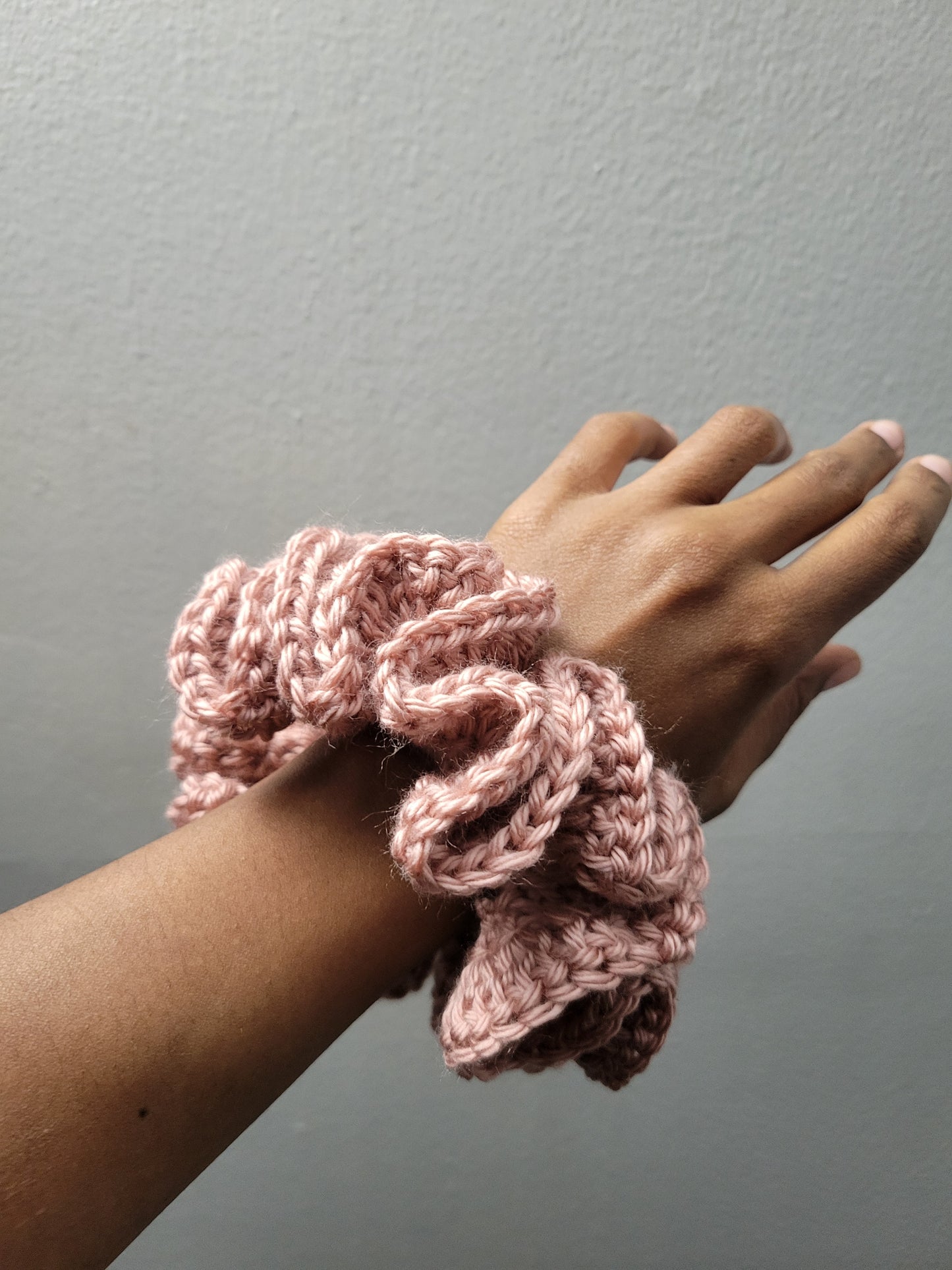 Custom/Personalized 1-2 Row Crochet Scrunchie, Ruffle Scrunchie, Handmade Scrunchie, Ponytail Holders.