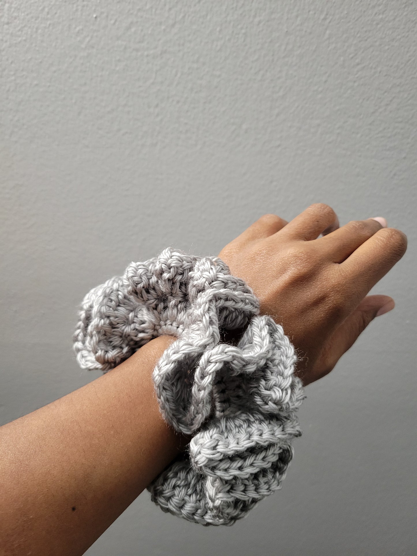 Custom/Personalized 1-2 Row Crochet Scrunchie, Ruffle Scrunchie, Handmade Scrunchie, Ponytail Holders.