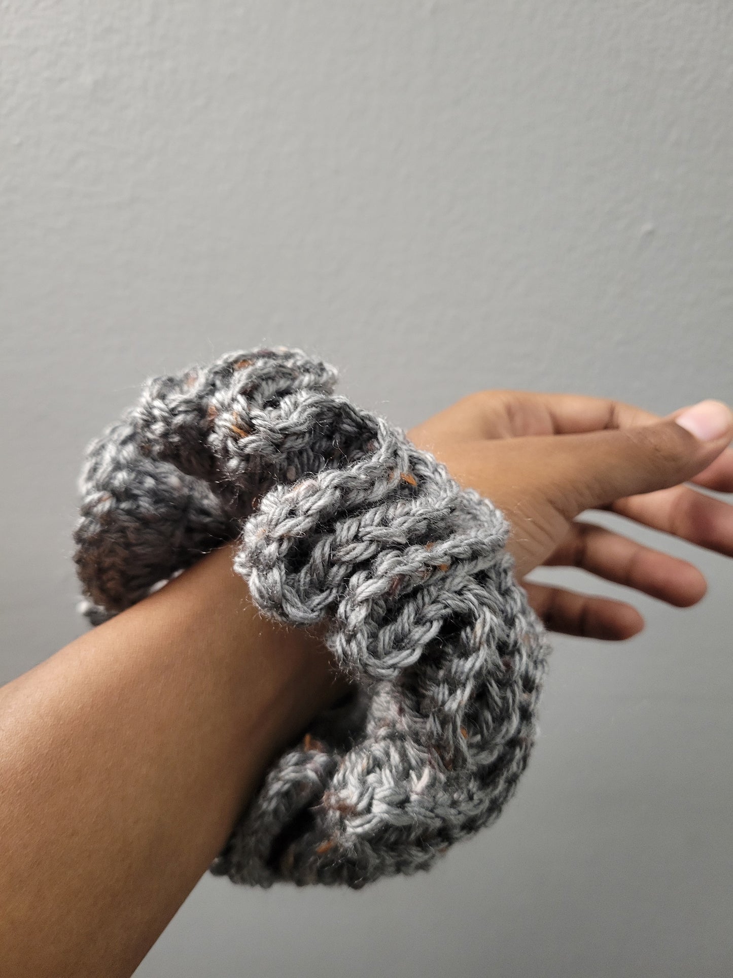 Custom/Personalized 1-2 Row Crochet Scrunchie, Ruffle Scrunchie, Handmade Scrunchie, Ponytail Holders.