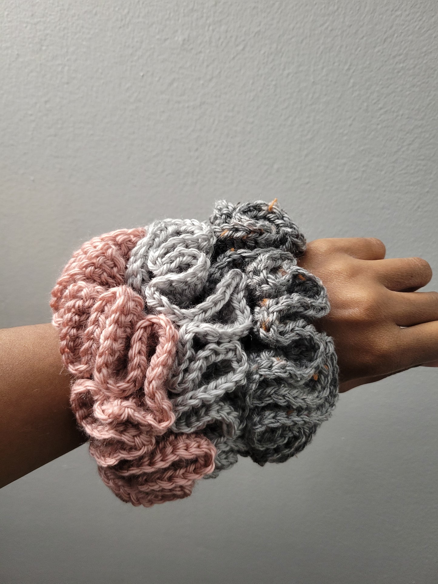 Custom/Personalized 1-2 Row Crochet Scrunchie, Ruffle Scrunchie, Handmade Scrunchie, Ponytail Holders.