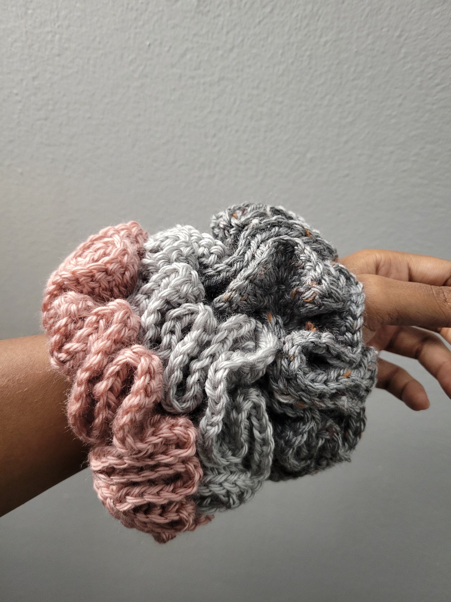 Custom/Personalized 1-2 Row Crochet Scrunchie, Ruffle Scrunchie, Handmade Scrunchie, Ponytail Holders.