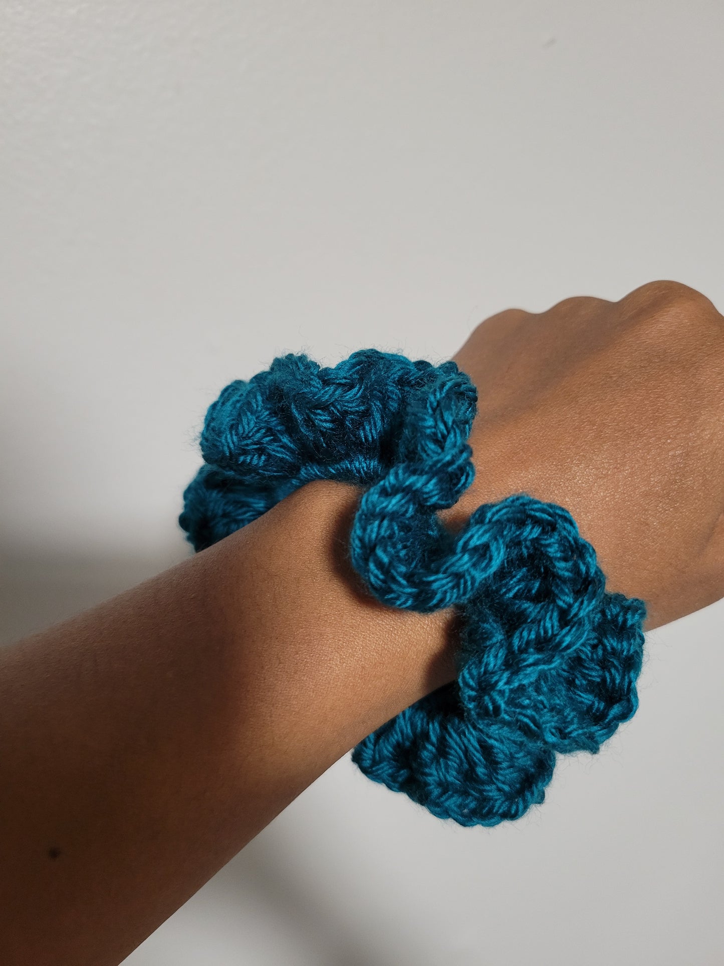 Custom/Personalized 1-2 Row Crochet Scrunchie, Ruffle Scrunchie, Handmade Scrunchie, Ponytail Holders.