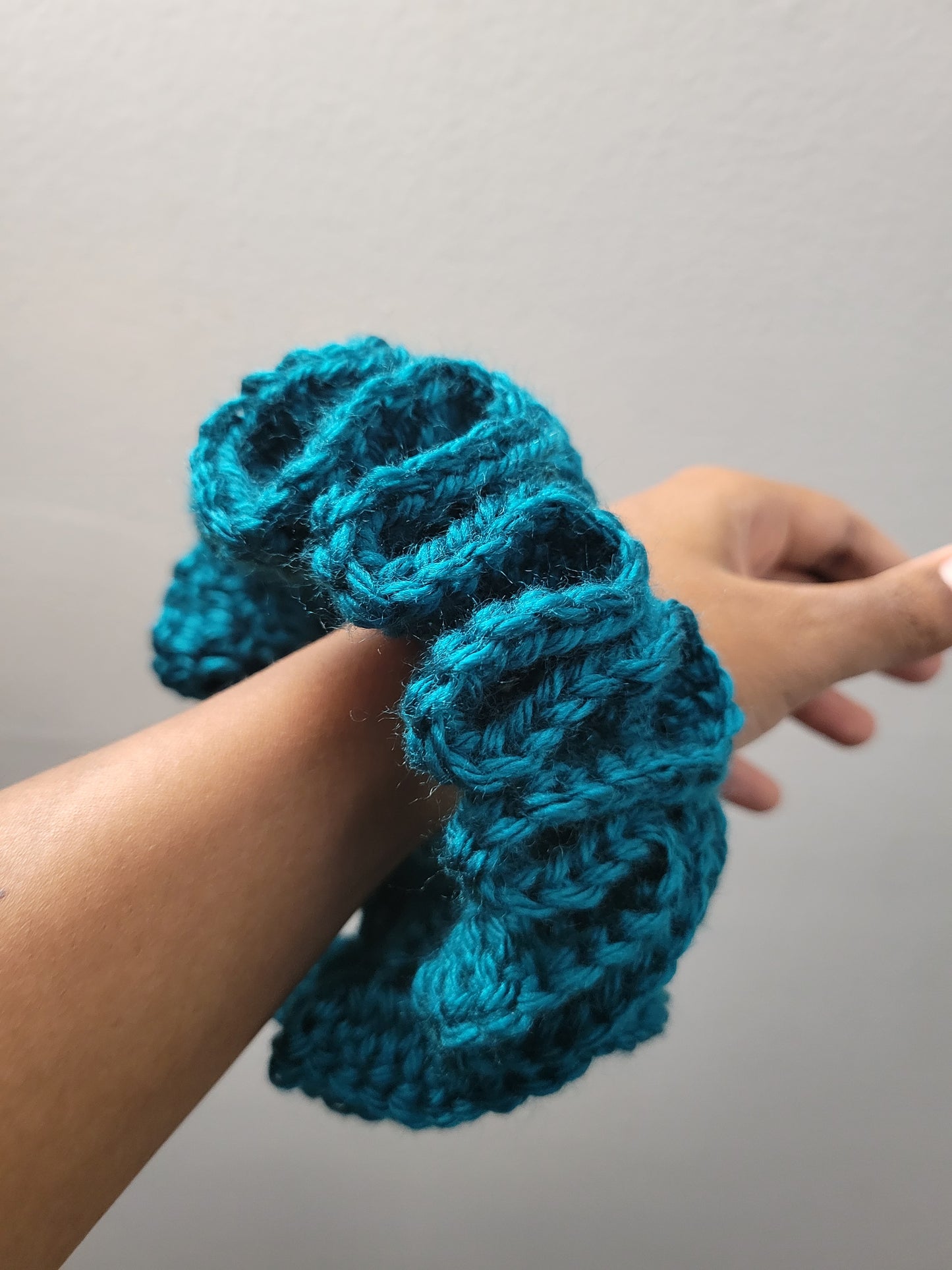 Custom/Personalized 1-2 Row Crochet Scrunchie, Ruffle Scrunchie, Handmade Scrunchie, Ponytail Holders.