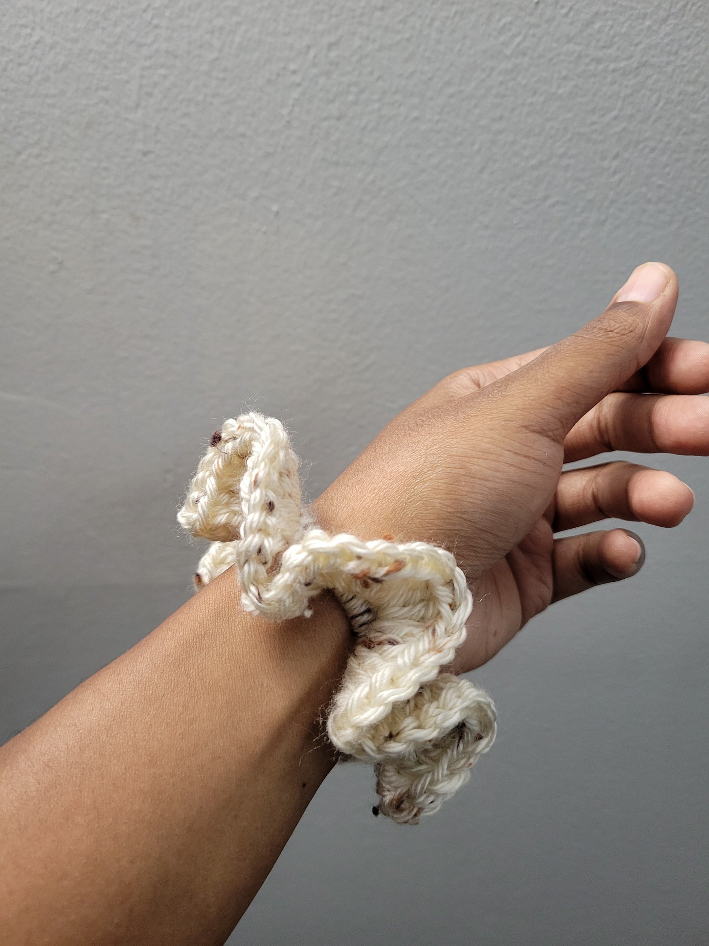 Custom/Personalized 1-2 Row Crochet Scrunchie, Ruffle Scrunchie, Handmade Scrunchie, Ponytail Holders.
