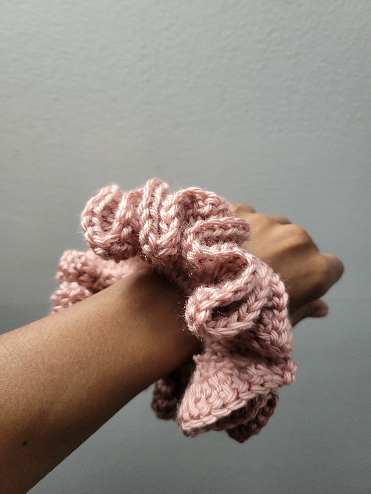 Custom/Personalized 1-2 Row Crochet Scrunchie, Ruffle Scrunchie, Handmade Scrunchie, Ponytail Holders.